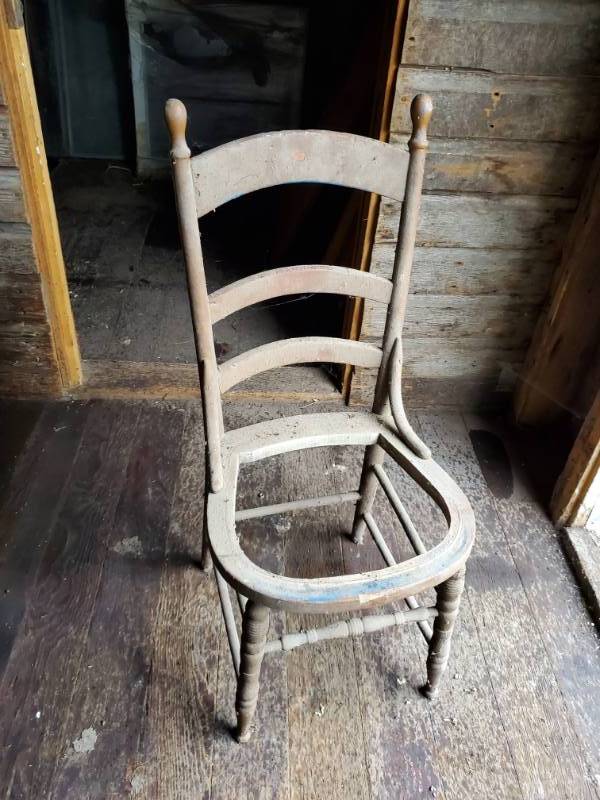 lot 139 image: Vintage Wood Chair