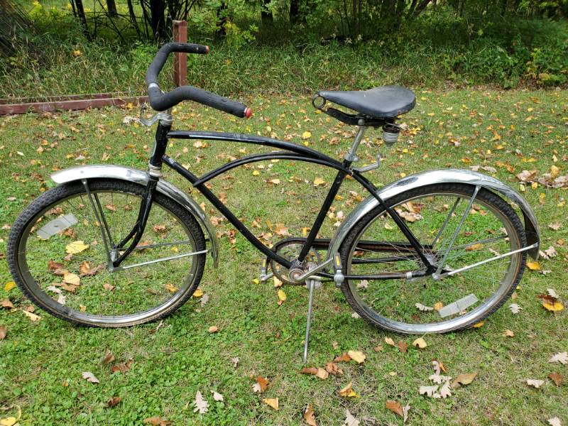 lot 161 image: Nice old Cruiser Adult Bike