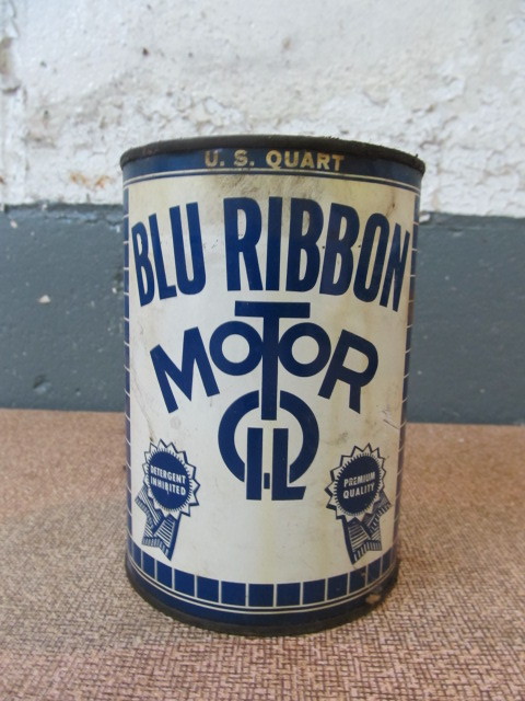 lot 30 image: Vintage Metal BLU RIBBON Motor Oil 1 Quart Oil Can