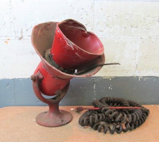 lot 41 image: Old Vintage BENJAMIN Industrial Signal Siren