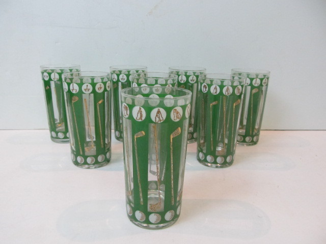 lot 84 image: Set of 8 Mint In Box Vintage Mid Century 1960s Golf Motif Drinking Glasses