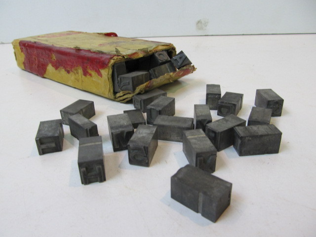 lot 98 image: Antique Printing Typesetting Letters