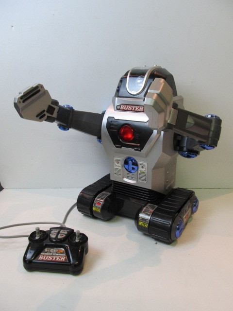 lot 99 image: Large Working EZ-TEC Buster Remote Control Robot Toy