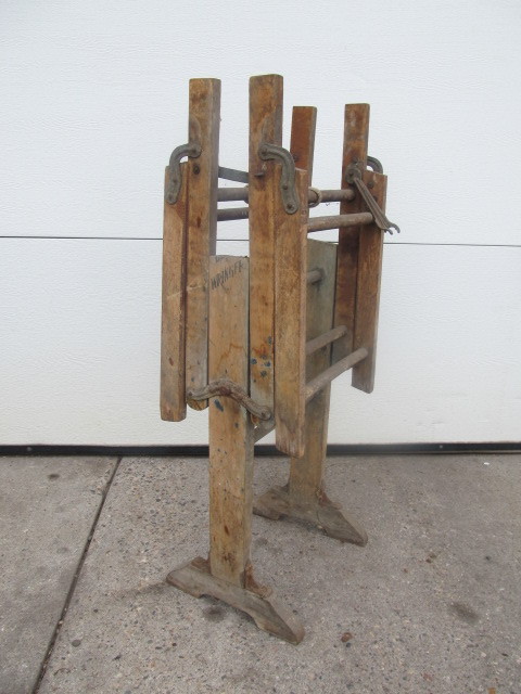 lot 59 image: Primitive Antique Wringer Washer