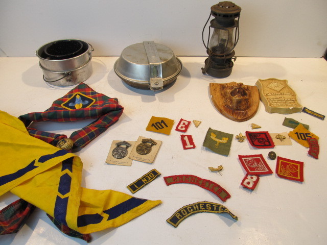 lot 70 image: Lot of Vintage BOY SCOUT Memorabilia