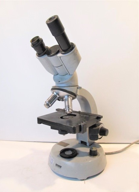 lot 73 image: Heavy Duty CARL ZEISS German Microscope