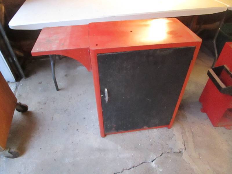 lot 6 image: Tool Cabinet & Swivel Tool Shelf