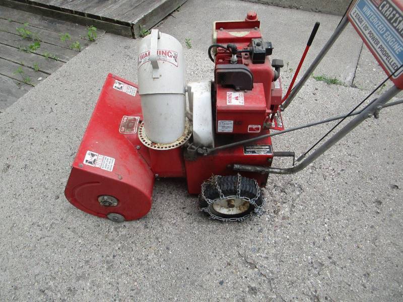 lot 92 image: Snowblower