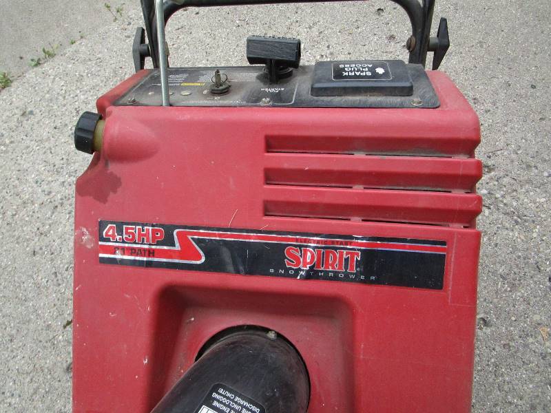 lot 93 image: Snowblower