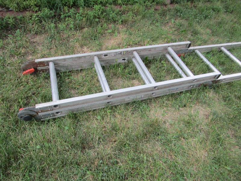 lot 98 image: Alum Versa-Ladder