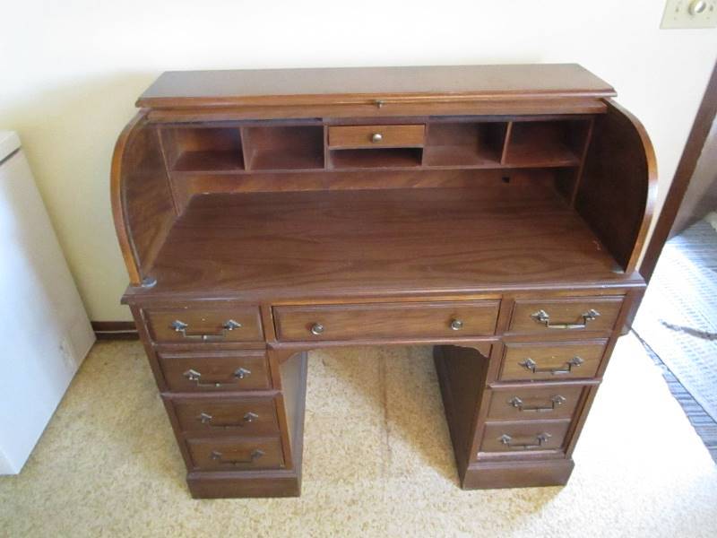 lot 103 image: Roll Top Desk