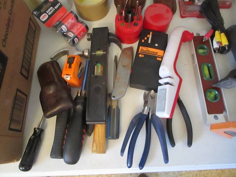 lot 114 image: Safe, Tools, Hardware