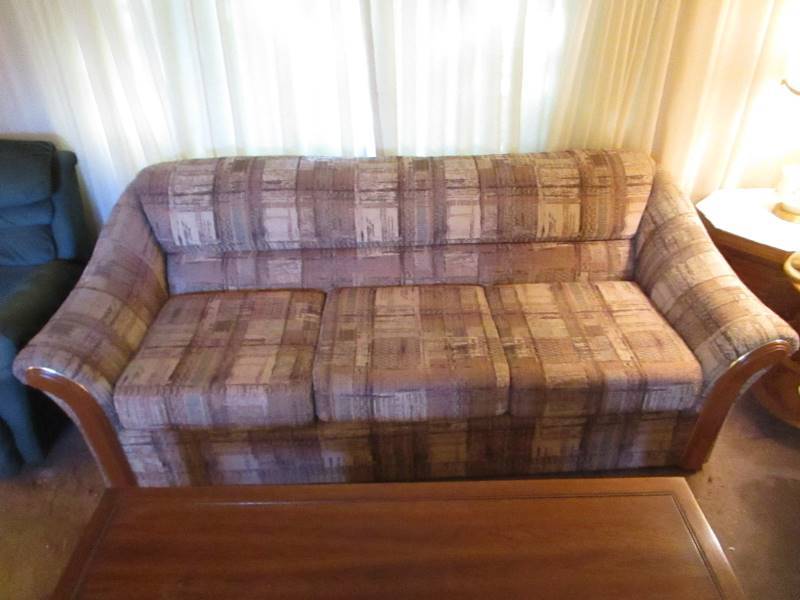 lot 115 image: Couch, Coffee Table, (2) Chairs