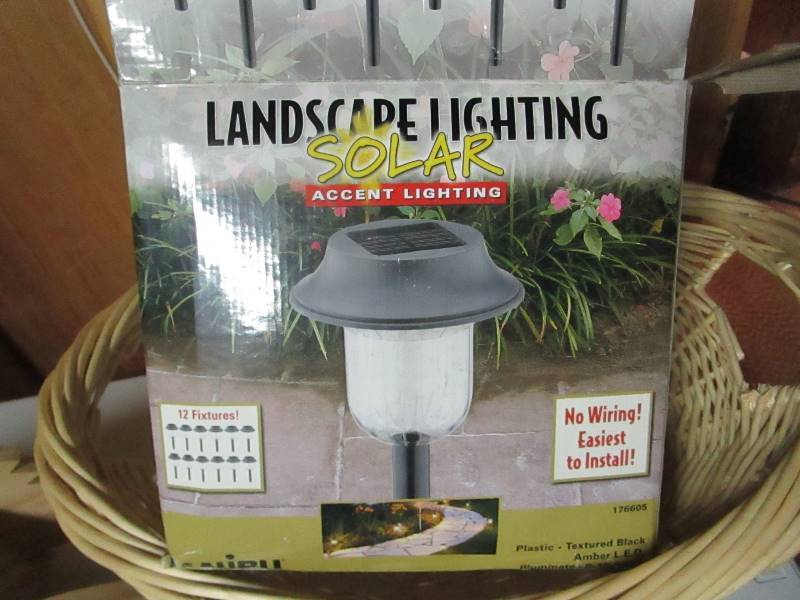 lot 166 image: Garden Decor & Solar Lights