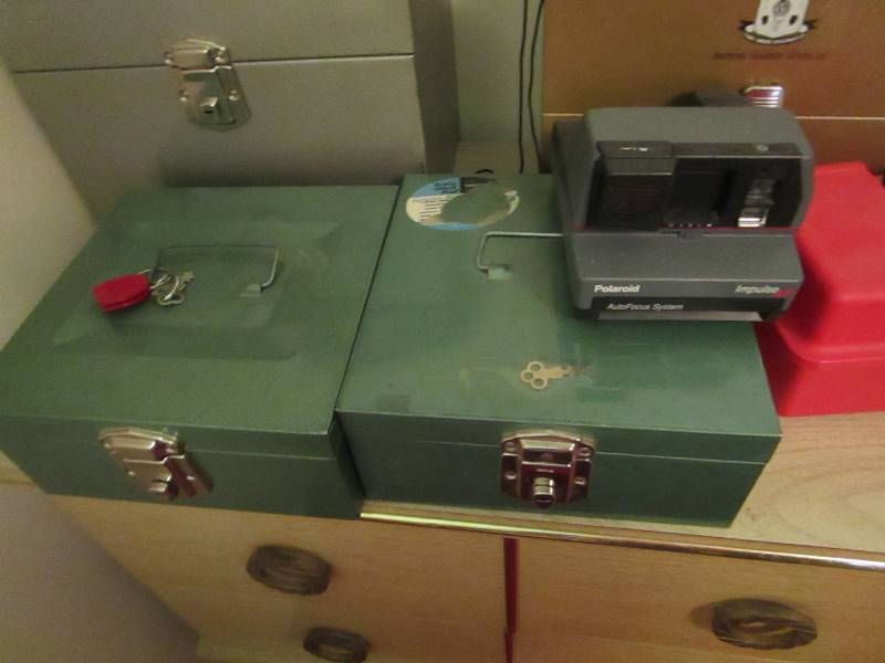 lot 128 image: Metal Safes & Vintage Cameras