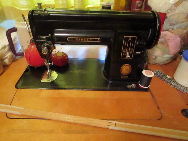 lot 135 image: (2) Sewing Machines & Various Crafting Items