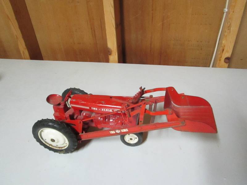 lot 150 image: Vintage Toy Tractor