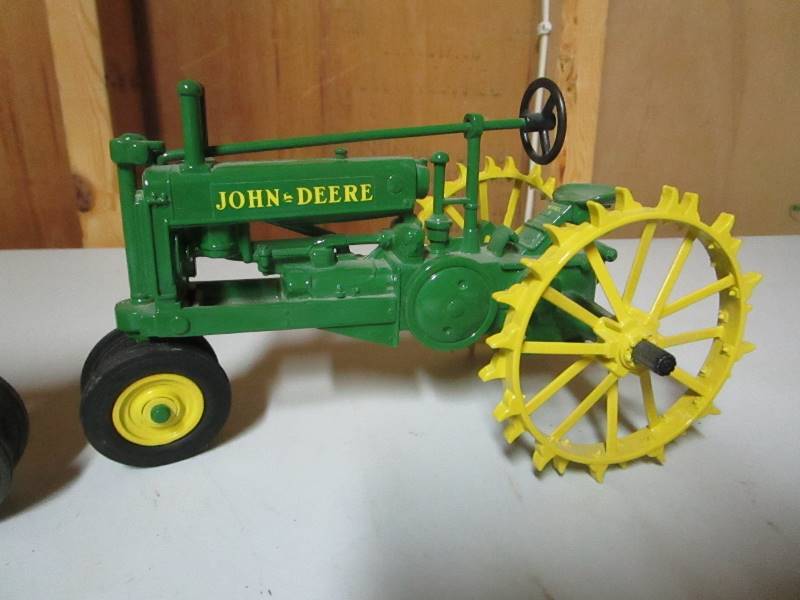 lot 153 image: Vintage (2) JD Model A Ertl Toy Tractors