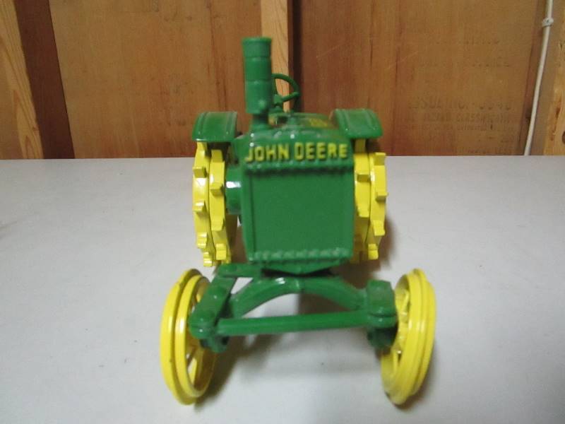 lot 155 image: Vintage JD Ertl Toy Tractor