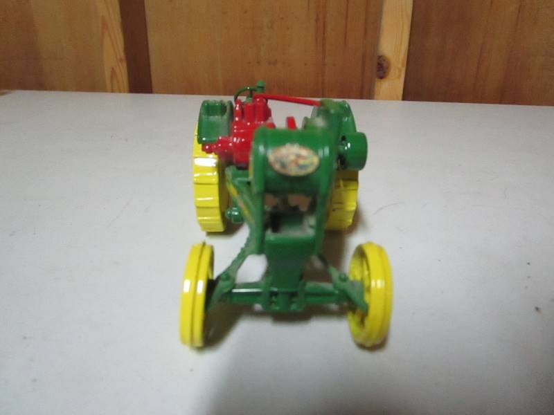 lot 157 image: Vintage Waterloo Boy Ertl Toy Tractor