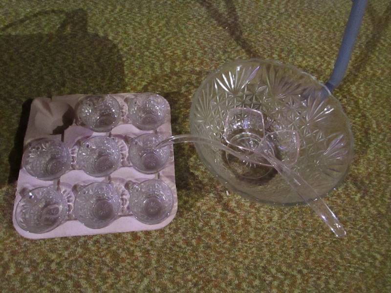 lot 177 image: Bread Maker, Sandwich Maker, Kitchen Items