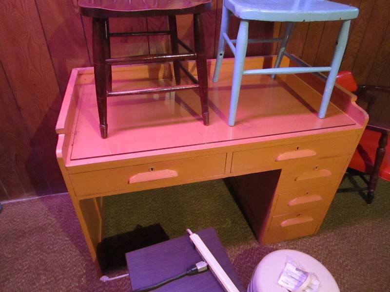 lot 184 image: Dehumidifier, Air Cleaner, Vintage Desk & Chairs