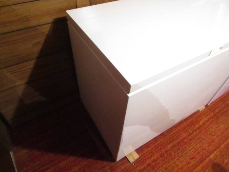 lot 188 image: Large Deep Freezer
