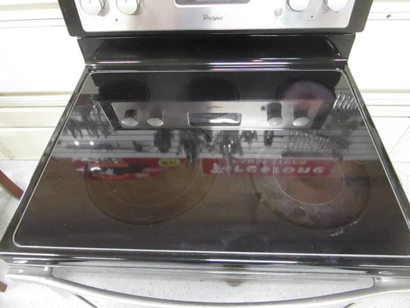 lot 22 image: Whirlpool Electric Stove