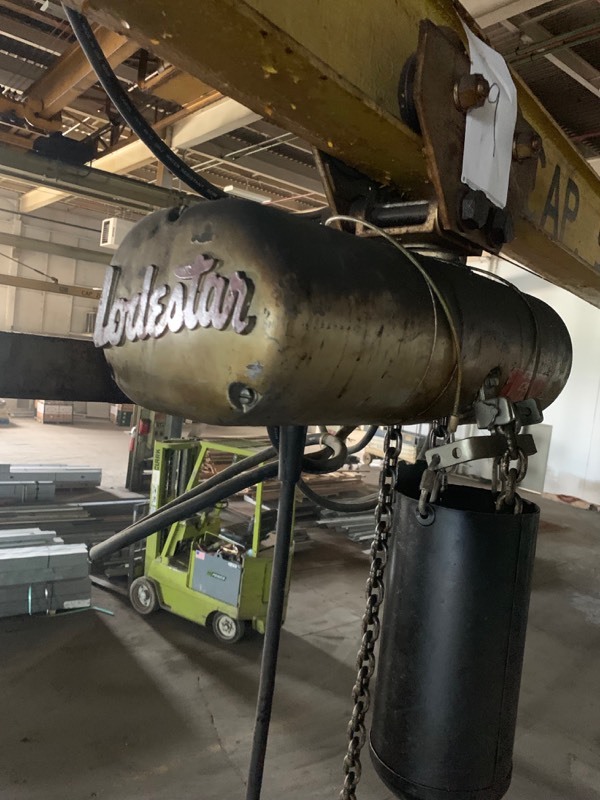 14 Ton CHISHOLM-MOORE Hoist Model C - Chain and remote are included.