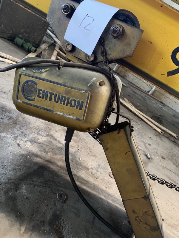 Centurion 1 Ton Hoist - Vintage - No further details - Chain and remote included