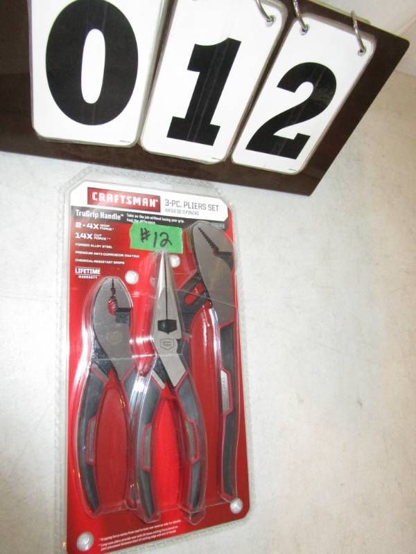 lot 12 image: Craftsman Tru Grip Handle 3 pc Pliers Set