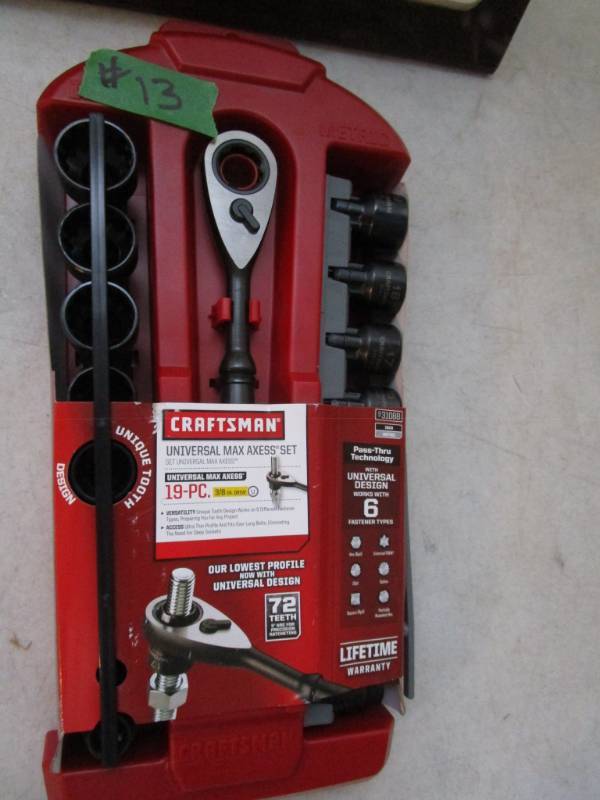 lot 13 image: Craftsman Universal Max 19 pc Axess Set