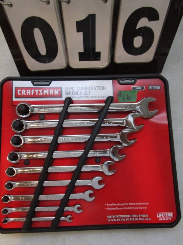 lot 16 image: Craftsman 9 pc Combination Wrench Set