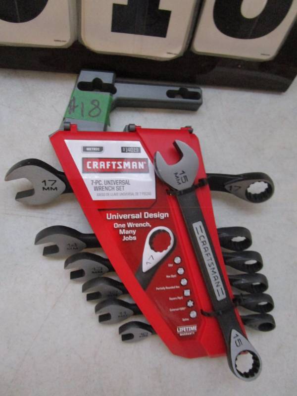 lot 18 image: Craftsman 7 pc Universal Wrench Set - Metric