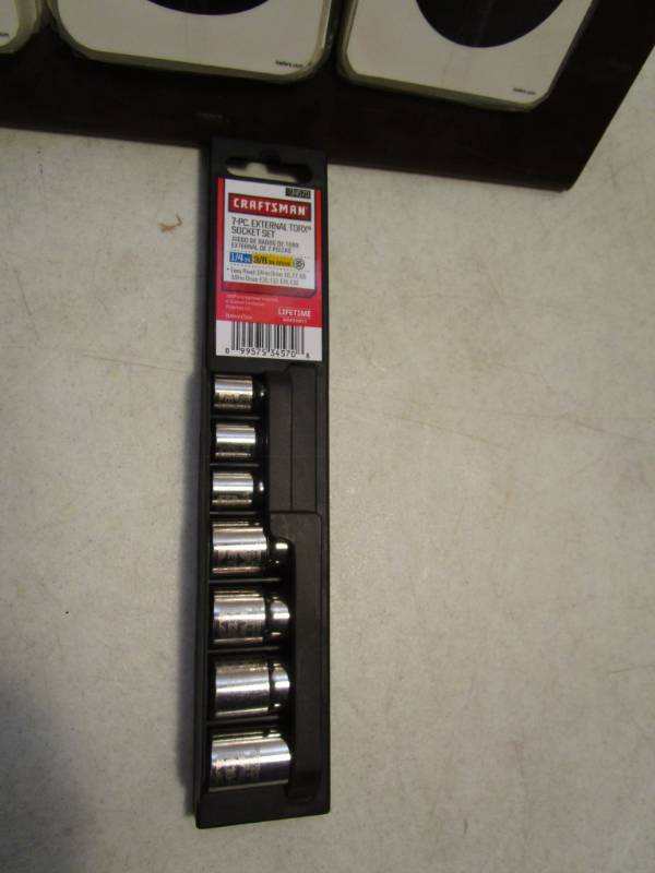 lot 36 image: Craftsman 7 pc External Torx Socket Set