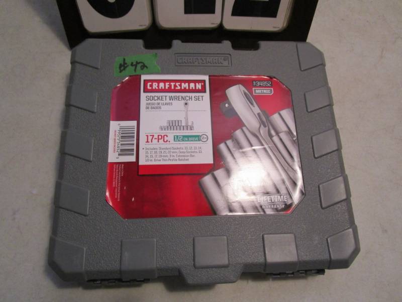 lot 42 image: Craftsman 17 pc Socket Wrench Set - Metric