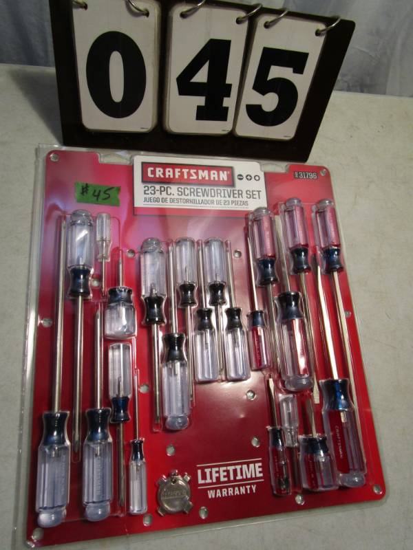 lot 45 image: Craftsman 23 pc Screwdriver Set