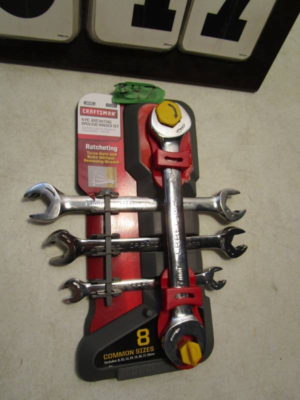 lot 47 image: Craftsman 4 pc Ratcheting Open End Wrench Set - Metric