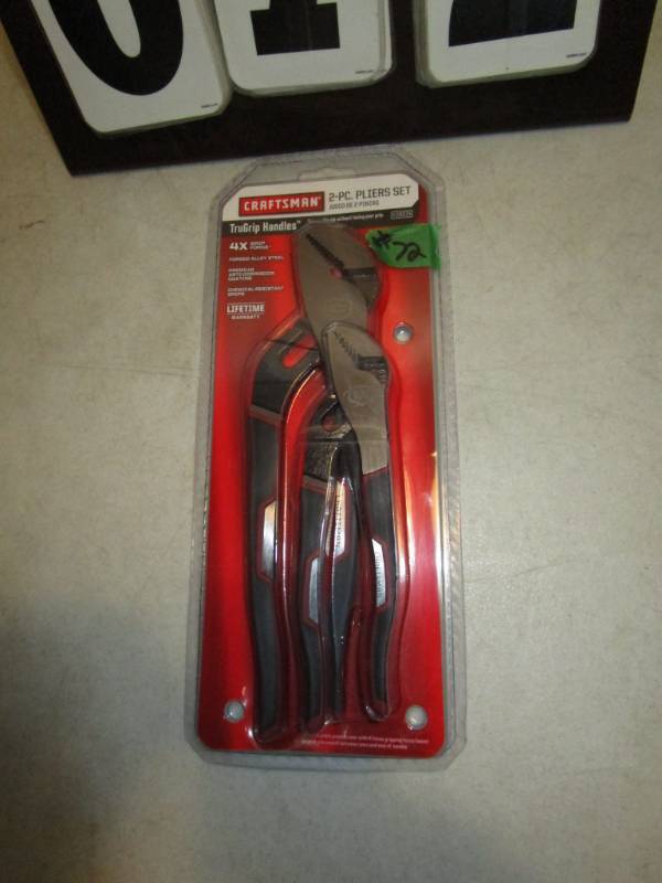 lot 72 image: Craftsman 2 pc Pliers Set