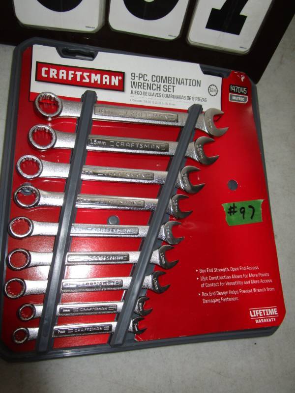 lot 97 image: Craftsman 9 pc Combination Wrench Set - Metric
