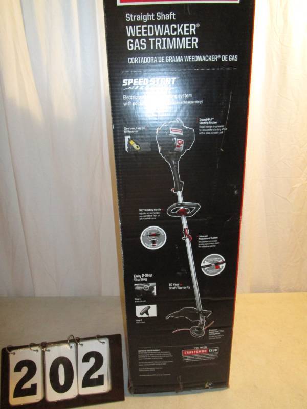 lot 202 image: Craftsman Straight Shaft Weedwacker - Gas Trimmer