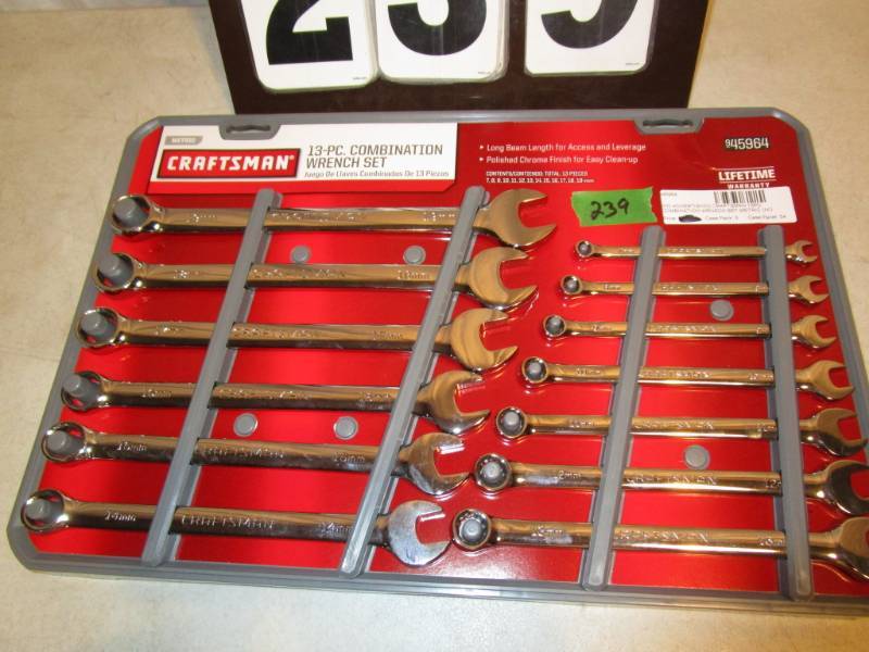 lot 239 image: Craftsman 13 Pc Socket Wrench Set - Metric