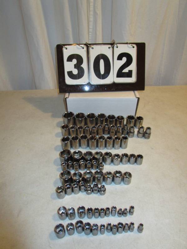 lot 302 image: Craftsman 82 pc Socket Sets