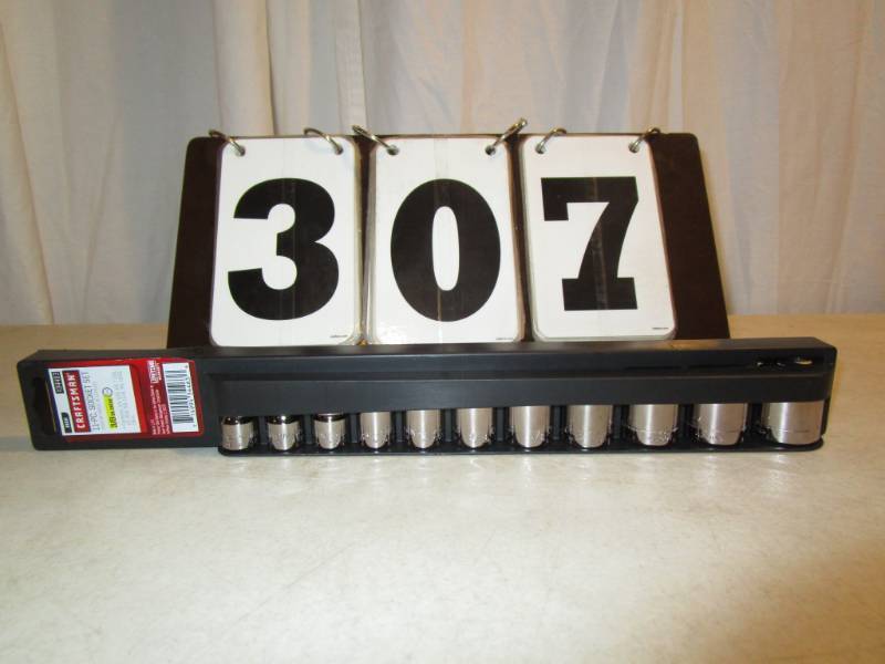 lot 307 image: Craftsman 11 pc SAE Socket Set