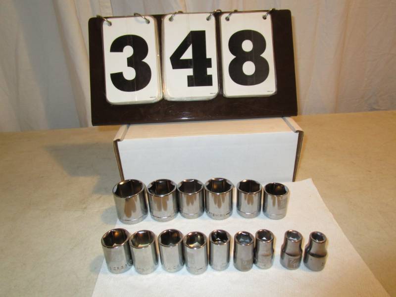 lot 348 image: Craftsman 15 pc 12 Drive Standard Socket Set - SAE