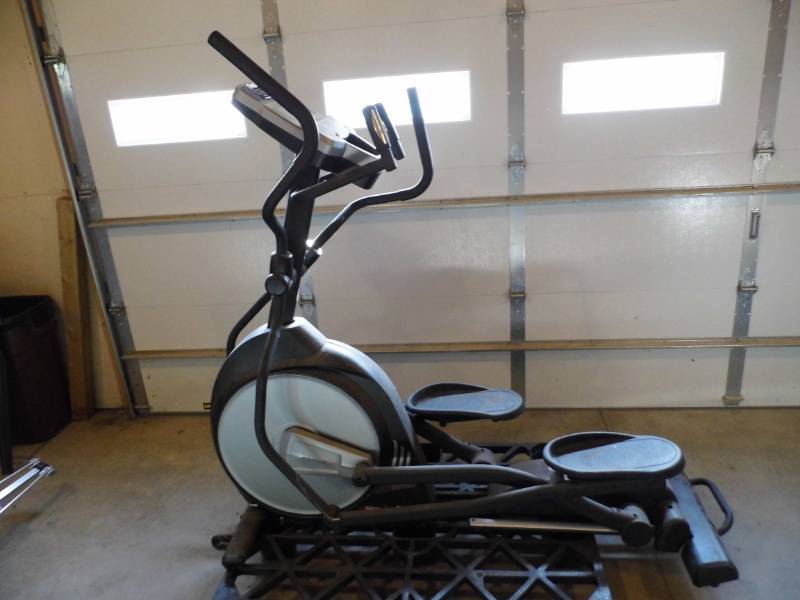 lot 8 image: Sole E20 Elliptical
