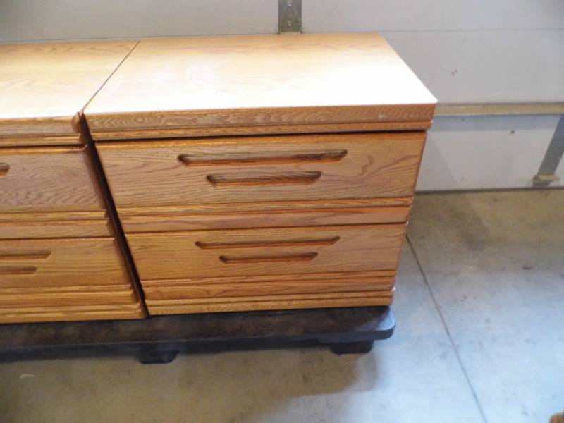 lot 36 image: Night Stand