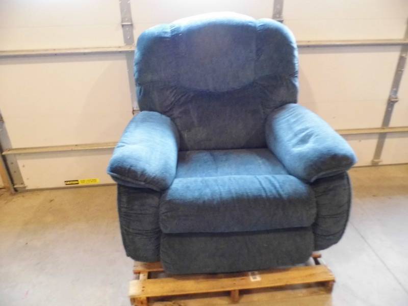 lot 40 image: XL Lazyboy Recliner