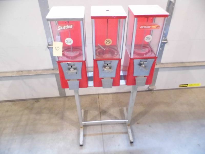 lot 42 image: Lot of 3 Candy Machines