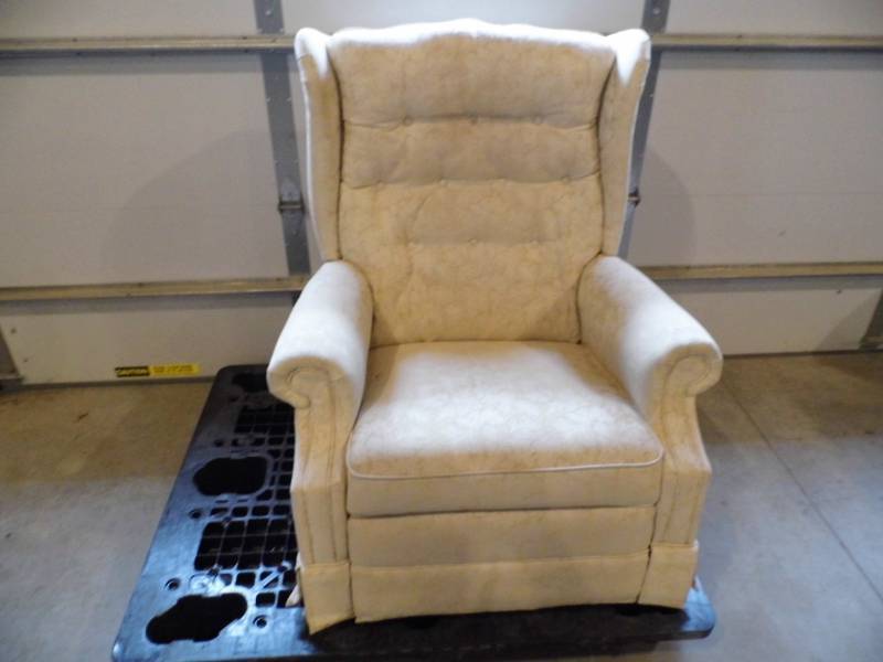 lot 54 image: Rocker Recliner